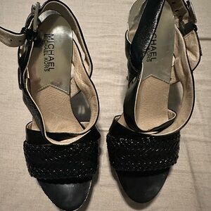 Micheal Kors size 8